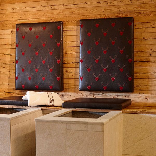 Bequeme Sitze am Fußmassagebecken